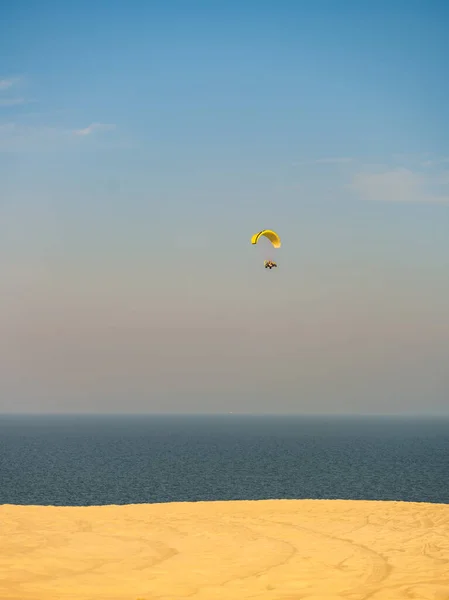 Powered Paraglider Doha Sand Dunes Doha Qatar — Stock Photo, Image