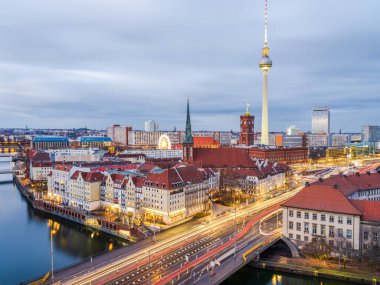 Berlin 'in günbatımından sonraki uzun soluklu görüntüleri, Almanya