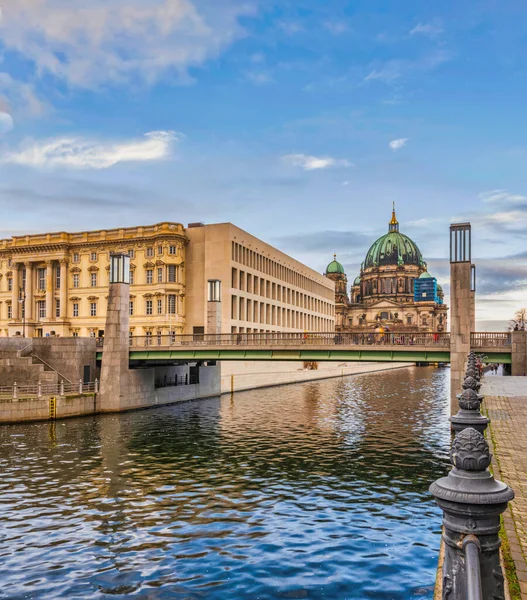 Berlin Cathedral Rathaus Bridge Spree Canal Beautiful Winter Afternoon Germany — Stock Photo, Image