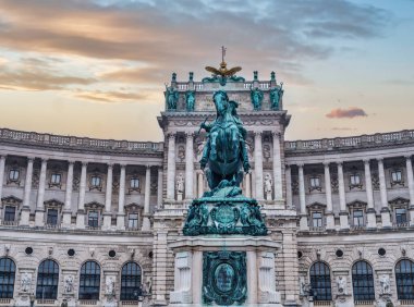 Hofburg Sarayı ve Arşidük Karl, Viyana, Avusturya At Heykeli
