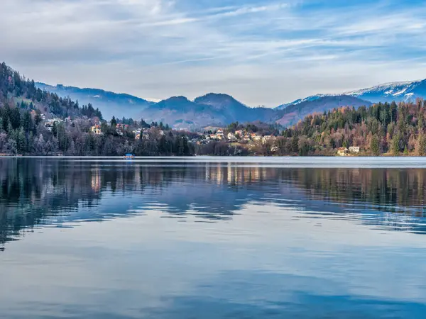 Bled Village on Lake Bled Bir kış öğleden sonra, Bled, Slovenya