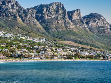Kamp körfezi, Atlantik okyanusu ve 12 havari dağı 4. Sahilden, Clifton, Cape Town, Güney Afrika 'dan