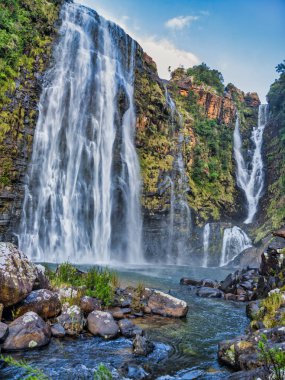 Lisbon Falls, Graskop, Panorama Route, Mpumalanga, Güney Afrika 'daki Lizbon nehirlerine akıyor.