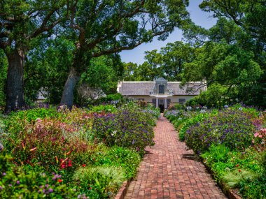 Tarihi Hollanda Burnu binasının manzarası Vergelegen Şarap Malikanesi, Somerset Batı, Güney Afrika