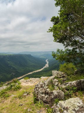 Oribi Boğazı 'nın ve Port Shepstone Güney Afrika' daki izleme noktasının portresi.