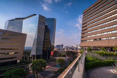 Sandton Johannesburg 'daki modern ofis siluetinin çekimleri.