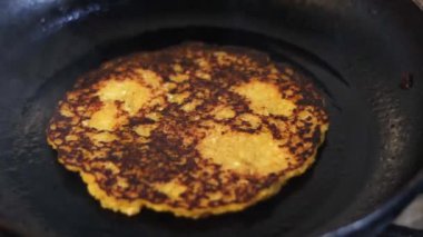 Mısır cachapas sanatsal hazırlık, tipik bir Venezuela yemeği. dokumeltal işlemler