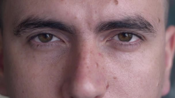 Närbild Manligt Ansikte Med Födelsemärken Naturlig Skönhet Attraktiv Ung Man — Stockvideo