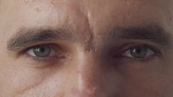 Close Man Face Attractive Boy Opening His Beautiful Green Eyes — Stock Video