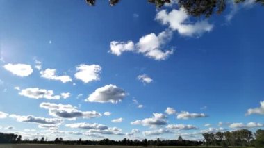 Zaman akışı bulutları ve manzara