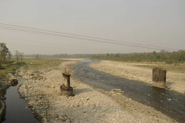 Semi Gedroogde Jaldhaka Rivierbedding Met Verlaten Brugvuller Zomermaanden West Bengal — Stockfoto