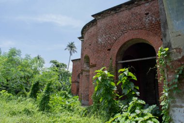 Doğu sarayının terk edilmiş tarihi mimarisi. Taki, Batı Bengal, Hindistan 'ın sömürgeci ev sahiplerinin bir kısmı.