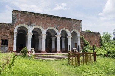 Doğu sarayının antik binası. Hindistan, Batı Bengal 'de sömürge dönemine ait ev sahiplerinin dua tanrıçası 
