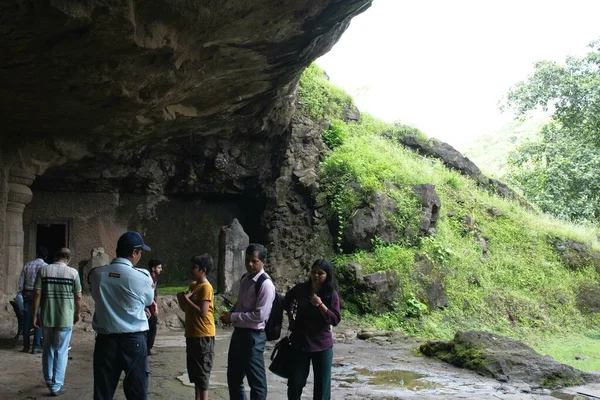 Печера Ельфанта Наві Мумбаї Махараштра Індія Серпня 2023 Туристи Зібралися — стокове фото