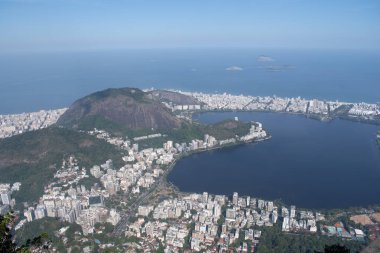 Rio de Jeneiro manzarası, Corcovado Dağı 'nın tepesinden Brezilya manzarası.