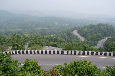 Patratu Vadisi 'ndeki manzaralı virajlı yollar, Ranchi, jharkhand, Hindistan