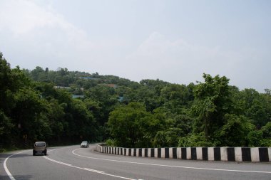 Patratu Vadisi, Ranchi, Jharkhand, Hindistan - 14 Temmuz 2024: Patratu Vadisi 'ndeki güzel ghat yolları