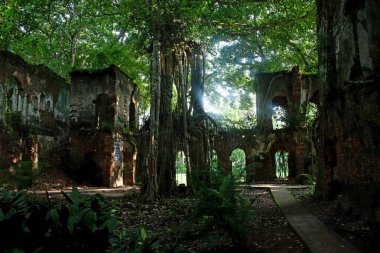 Hindistan, Bengal 'in batısındaki 