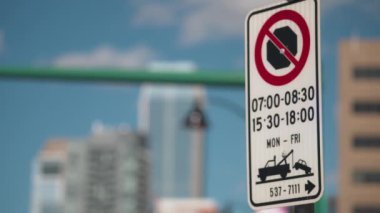 Durma ya da park yasağı levhası yok.. 