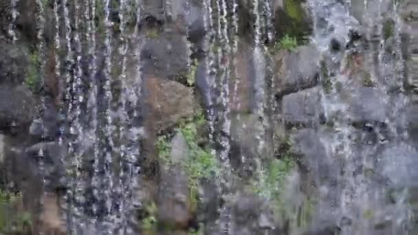 Woda Spadająca Góry Kamienne Tło Zwolniony Ruch — Wideo stockowe