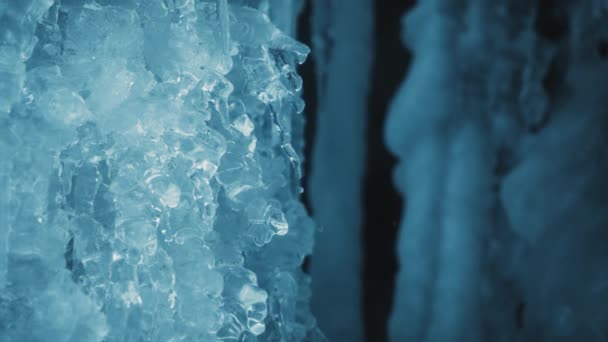 Eiszapfen Gefrorener Wasserfälle Schmelzen Langsam Zeitlupe — Stockvideo
