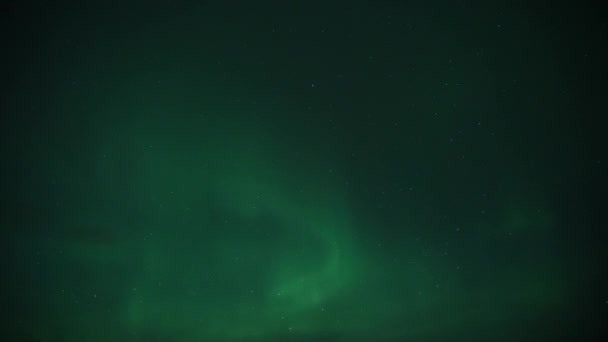 Aurora Borealis Verlicht Nachtelijke Hemel Met Groene Kleuren Tijdsverloop — Stockvideo