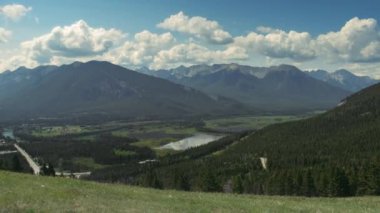 Banff Ulusal Parkı, Kanada 'daki Bow Valley' in Zaman Kaynağı. 