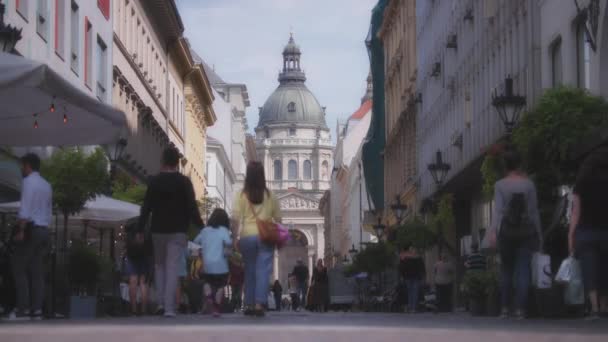 Budapeşte Macaristan Ağustos 2021 Budapeşte Aziz Stephens Bazilikası Önünde Kalabalık — Stok video