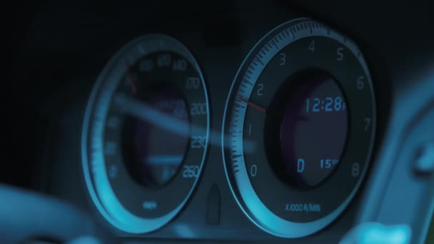Πίνακας Ταχύμετρου Στο Εσωτερικό Ενός Αυτοκινήτου Αργή Κίνηση Κλείστε — Αρχείο Βίντεο