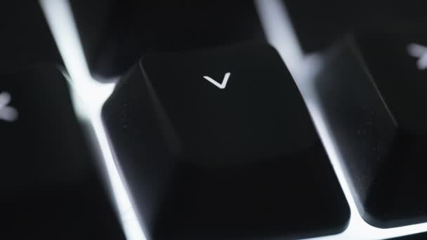 Pfeil Auf Der Tastatur Mehrmals Mit Dem Finger Nach Unten — Stockvideo