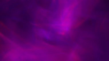 Soyut bir şekilde akan mor dalgalı ışıklar. Geçmişi. Yavaş çekim.