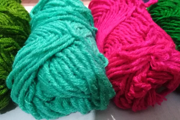 Blue Pink Wool Yarn White Background Apparel Material Knitting Fabrics — Stock Photo, Image