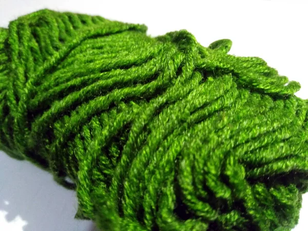 Green Wool Yarn White Background Comfortable Yarn Healthy Clothes — Stock Photo, Image