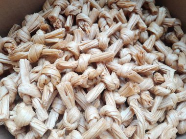 Fasulyeli soya peynirli Çin yemeği. Kurutulmuş fasülye düğümü. Kızarmış Yuba Japon usulü yemek.. 