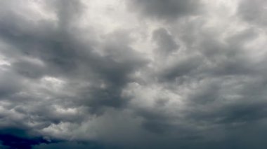 Karanlık fırtınalı gökyüzü, doğal arka plan. - Evet. Yüksek kalite 4k görüntü