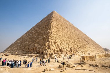 Giza piramitlerini oluşturan taş küplerin ayrıntıları güneşli bir günde kopyalanacak yer, kum...