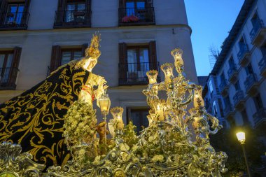 Kutsal hafta töreninde Medinaceli kilisesinde La Dolorosa 'nın Bakiresi