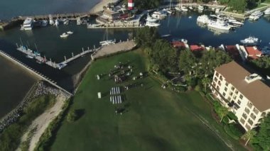 Yat Kulübü Bay havadan görünümü.