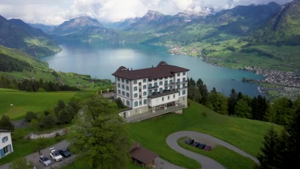 Vista Aérea Del Lago Lucerna Los Alpes Suizos Hotel Villa — Vídeos de Stock