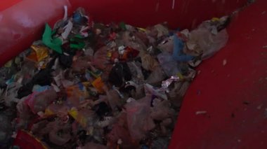 Atık işleme tesisinin taşıyıcıları. Ukrayna