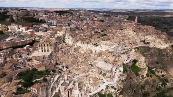意大利马特拉 这座城市的旧部分被刻在岩石上 空中景观 图库视频
