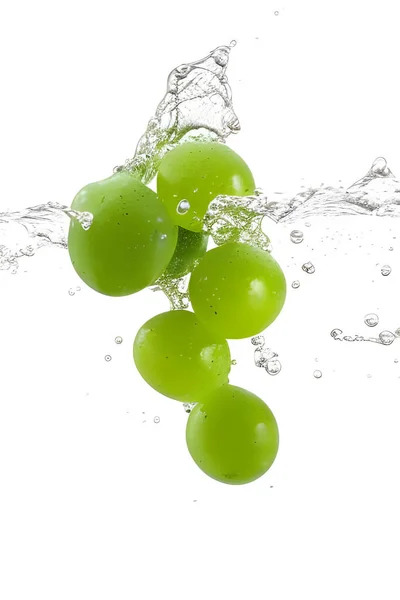 Manzana Verde Con Gotas Agua Sobre Fondo Blanco —  Fotos de Stock