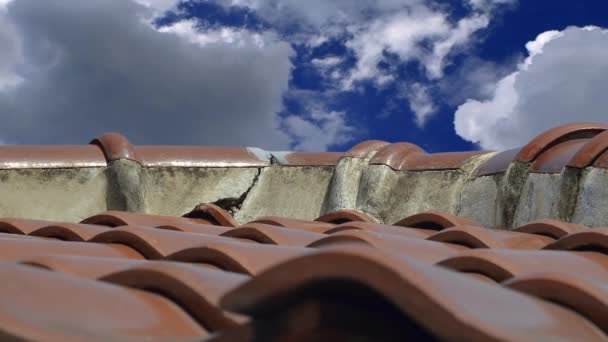 Rooftops Backdrop Dramatic Cloud Movement Clear Sky Brown Tile Cracks — Stock Video
