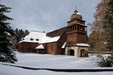 Svaty Kriz 'in Tahta Sanatsal Evanjelik Kilisesi - Orta Avrupa' nın en büyük ahşap binalarından biri, Slovakya