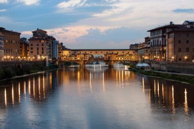 Ponte vecchio üzerinden arno Nehri, Floransa, İtalya