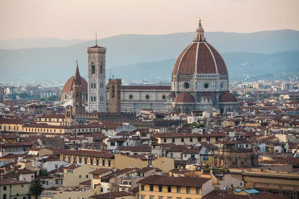 Katedral santa Maria del fiore (duomo) dusk, Floransa, İtalya
