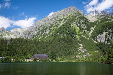 Mountain Lake Popradske Pleso, Ulusal Park Lisesi Tatras, Slovakya