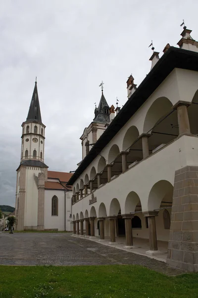 Levoca Old Town Hall Med Saint James Basilica Tornet Bakgrunden — Stockfoto