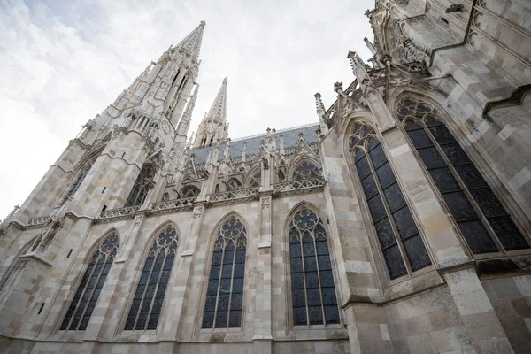 Avusturya Nın Viyana Kentinde Yeni Yenilenmiş Neo Gotik Adak Kilisesi Stok Resim