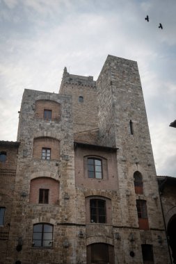 San Gimignano - Güzel Kuleler kasabası, ortaçağ mimarisi ile ünlüdür. Siena, Toskana, İtalya 'da yer almaktadır.